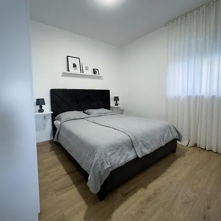 Adria Apartment *